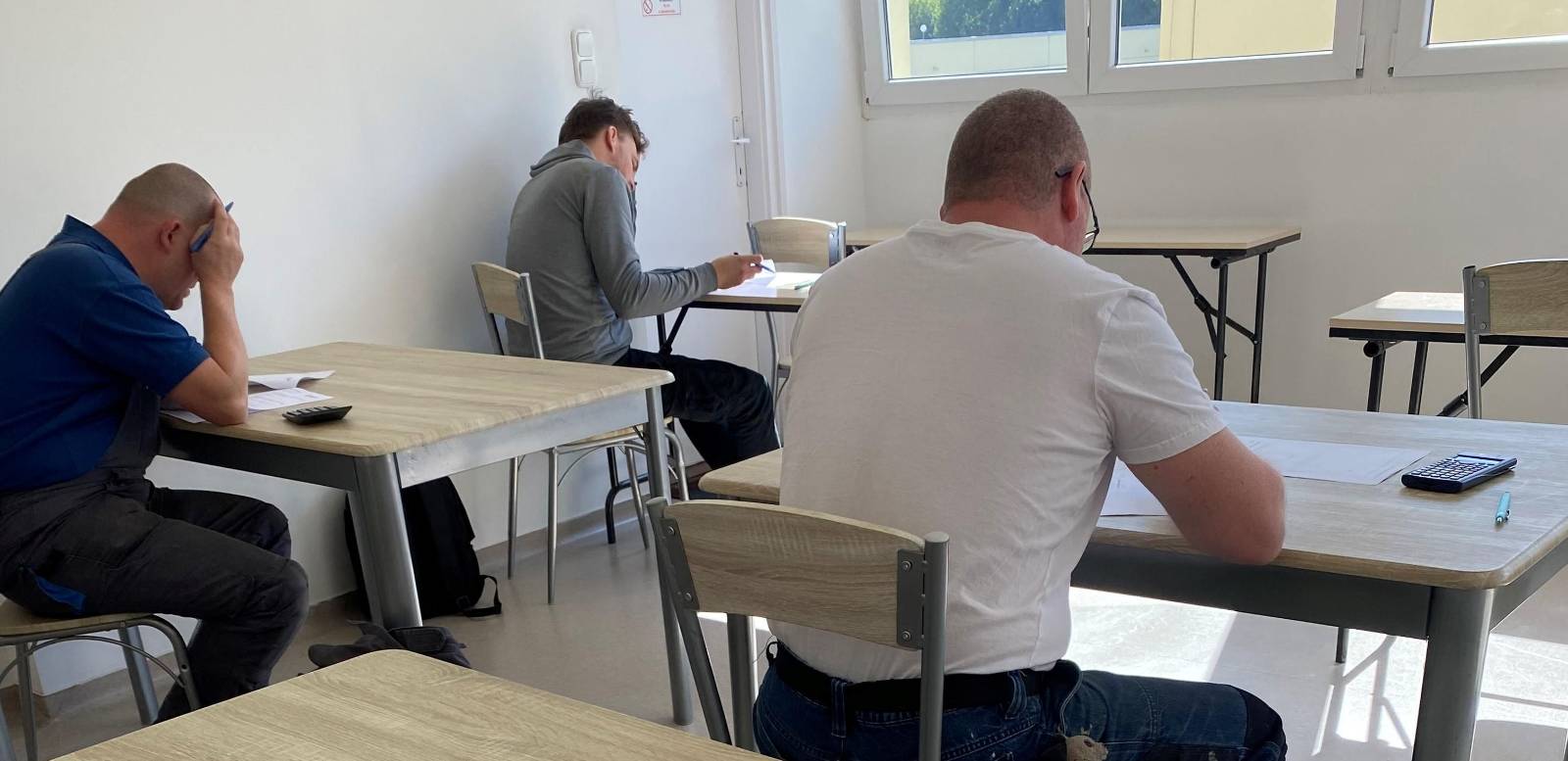 Szakmai bizonyítvány néhány alkalom alatt legálisan?